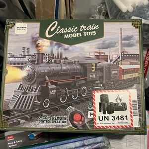 Auoshi Classic Steam Train Toy Set Remote Controled